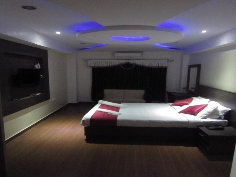Hotel Mb International Májszúr Kültér fotó