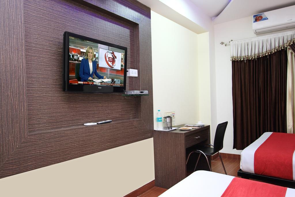 Hotel Mb International Májszúr Kültér fotó